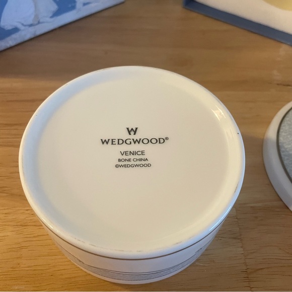 Wedgwood Ring or Trinket Box - Picture 4 of 7
